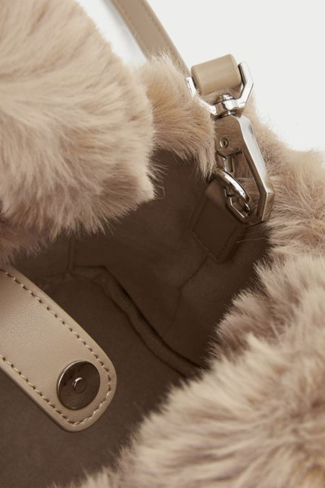Luxe Plush Fur Purse! - A23 - WHB0068